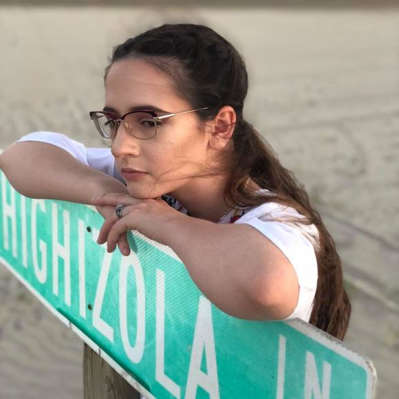 Meet your Posher, Gabriell - Picture 1 of 1